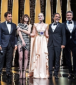 totally_elle_cannes_openingceremony_19_onstage__61.jpg