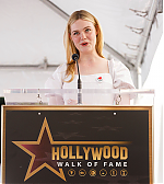 totallyelle-hollywoodwalkoffamestarceremony-031.png