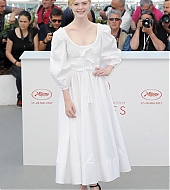 totallyelle-2017-05-23-thebeguiled-photocall-cannes-222.jpg
