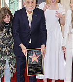 totallyelle-hollywoodwalkoffamestarceremony-006.png