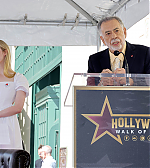 totallyelle-hollywoodwalkoffamestarceremony-023.png